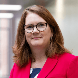 Helen O'Sullivan headshot