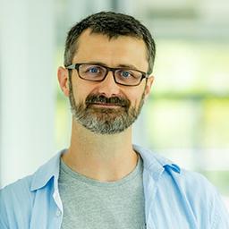 Simon Hettrick headshot