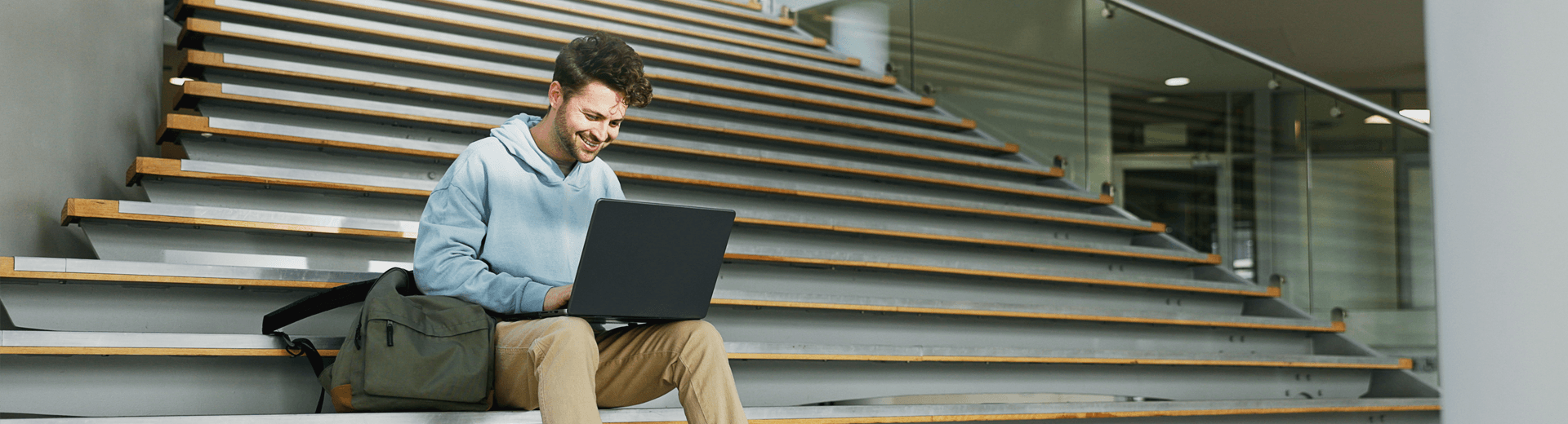 homepage-topbox-image-student-experience-2